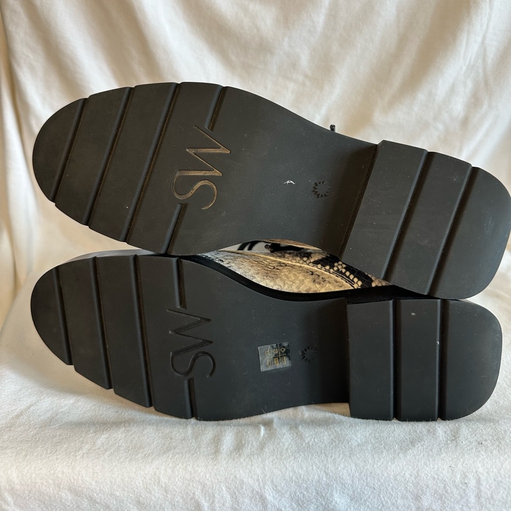 Stuart Weitzman Snakeskin Python Embossed Leather… - image 4